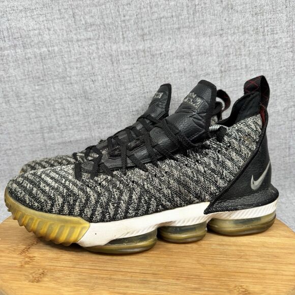 Nike Lebron XVI 16 Oreo Men\'s 11.5 Basketball Shoes Sneakers